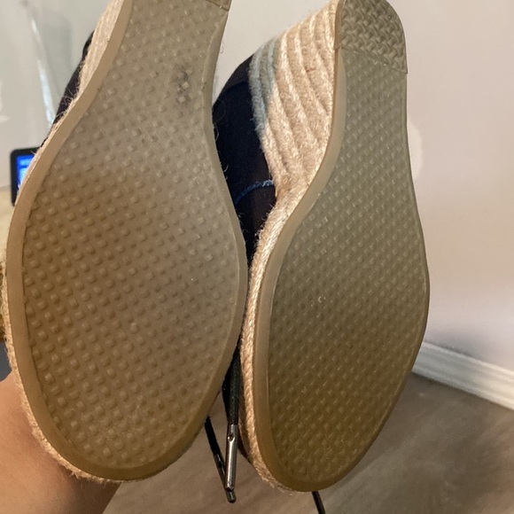 Toms Wedge Laced Booties - Picture 3 of 7